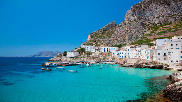 Calabria da scoprire la Costa degli Dei in estate al mare in vacanza
