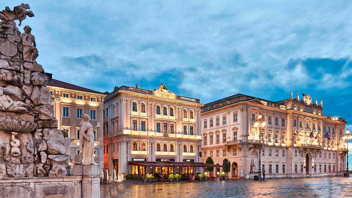 Trieste piazza viaggio organizzato Esitur