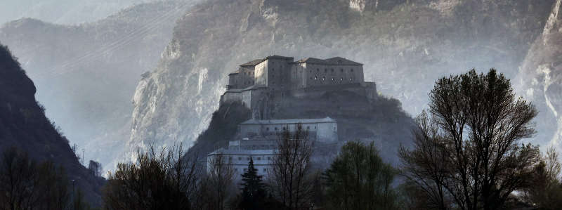 bard-castello-valle-aosta-viaggi-organizzati