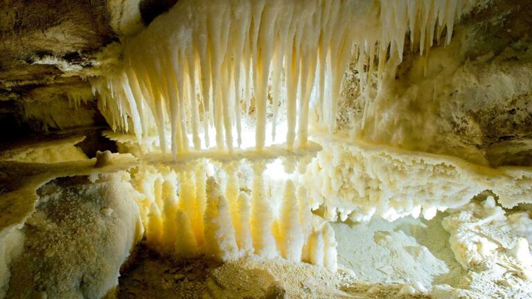 grotte-di-frassassi-vacanza-organizzata
