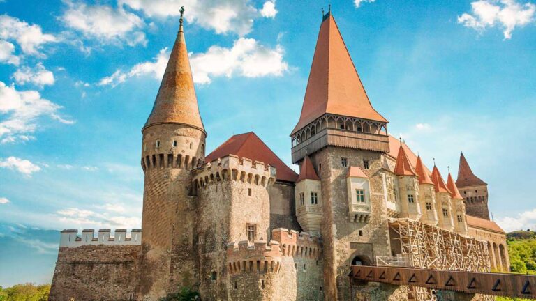 viaggio in gruppo a fine luglio per un giro della romania