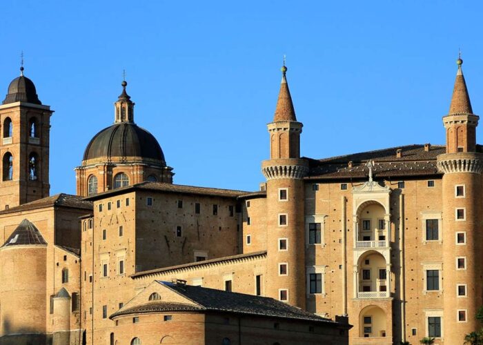 viaggio organizzato ad urbino nelle marche in pullman