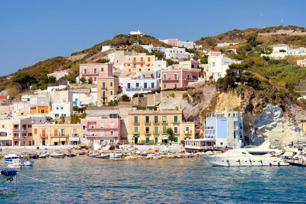 Viaggio organizzato per il ponte del 2 giugno sull’isola di Ponza