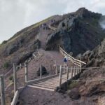 Sentiero sul Vesuvio tra rocce vulcaniche e fumarole, Viaggio organizzato Napoli e biking sul Vesuvio