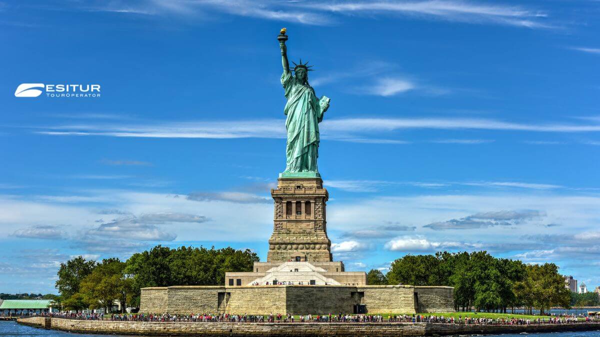 Statua della Libertà viaggio organizzato Cosa vedere a New York Statua della Libertà viaggio organizzato Cosa vedere a New York