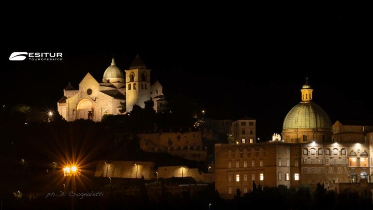 Viaggi organizzati ESITUR | Duomo di San Ciriaco illuminato viaggio organizzato ad Ancona